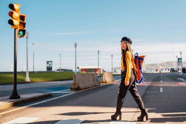 How can tourists find the most informative Tudor cookery classes in the Midlands?